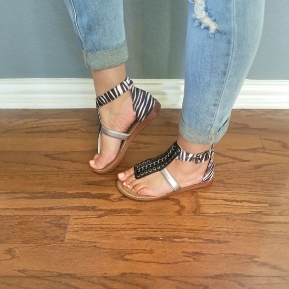 💥Extended Sizes 6-11💥 Wild Thang Sandals - Picture 1 of 7